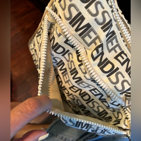 ✨FENDI FENDISSIME Accessori Made in Italy Vintage Shoulder Bag Authentic - Picture 6 of 16